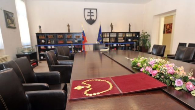 361549_ustavny sud 676x396.jpg