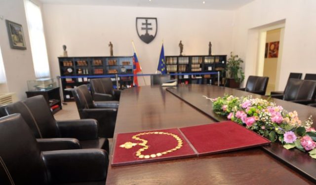 361549_ustavny sud 676x396.jpg