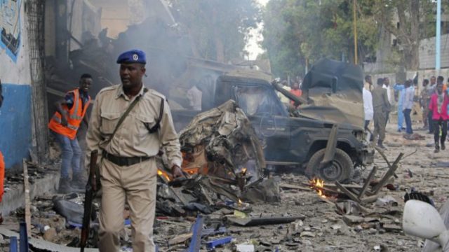 361670_somalia_explosion_72526 fb1c3fb02113476f80b4c0594967e343 676x451.jpg