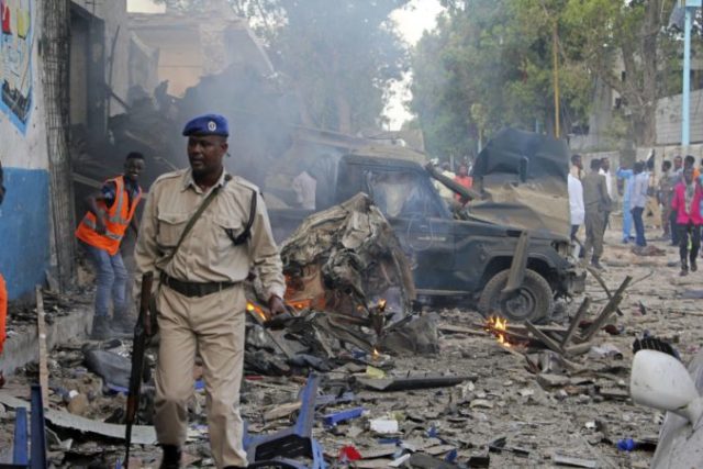 361670_somalia_explosion_72526 fb1c3fb02113476f80b4c0594967e343 676x451.jpg
