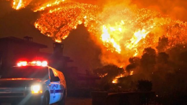 361672_aptopix_california_wildfires_70418 b6084c115ffe466bac1a03820aa8b491 676x507.jpg