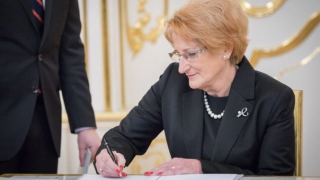 361701_jana lassakova 676x451.jpg