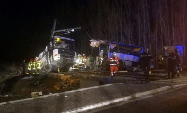 361767_france_train_accident_69058 e1b107a906ad48b6a0ab8297bc269ad2 676x409.jpg