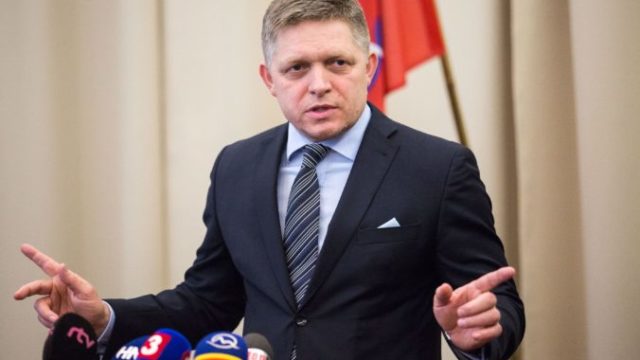 361877_robert fico 676x451.jpg