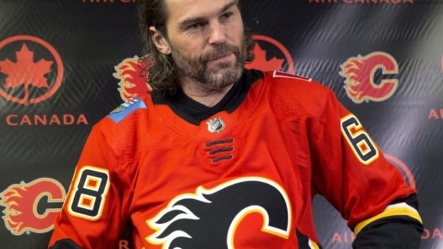 362394_flames_jagr_hockey_02246 d9b08b77ddbe4e99acb87499b7f3fc39 676x551.jpg