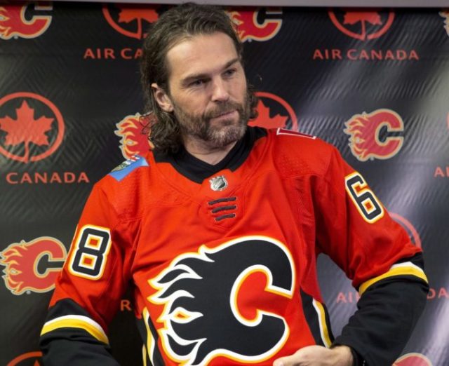 362394_flames_jagr_hockey_02246 d9b08b77ddbe4e99acb87499b7f3fc39 676x551.jpg