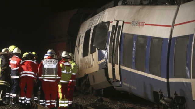 362421_germany_train_crash_19733 b17d5fcd384349b595f068d1ffec12cb 676x451.jpg