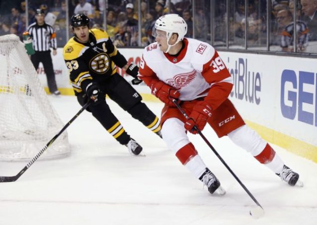 362510_anthony mantha 39 zdeno chara 676x481.jpg