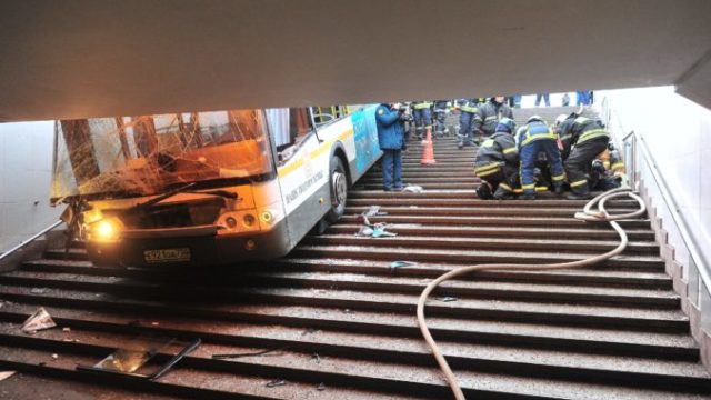 362587_russia_bus_crash_58806 56f12ec9d5ad4560aa4a4bf6e241905d 676x450.jpg