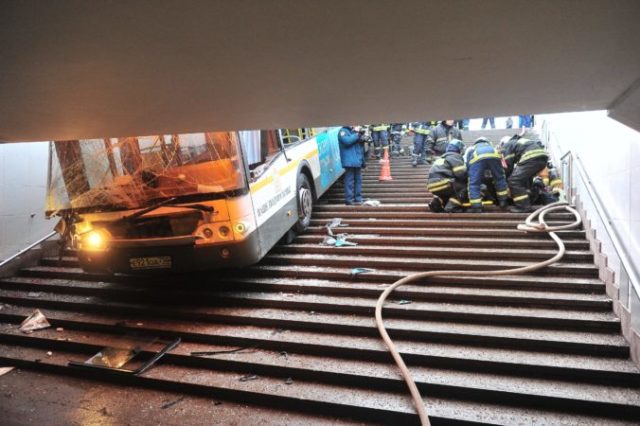 362587_russia_bus_crash_58806 56f12ec9d5ad4560aa4a4bf6e241905d 676x450.jpg
