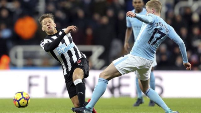 362745_dwight gayle kevin de bruyne 676x452.jpg