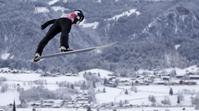 363018_germany_ski_jumping_four_hills_01943 f5e5ef806b794347a2fadef58dd3ad40 676x362.jpg