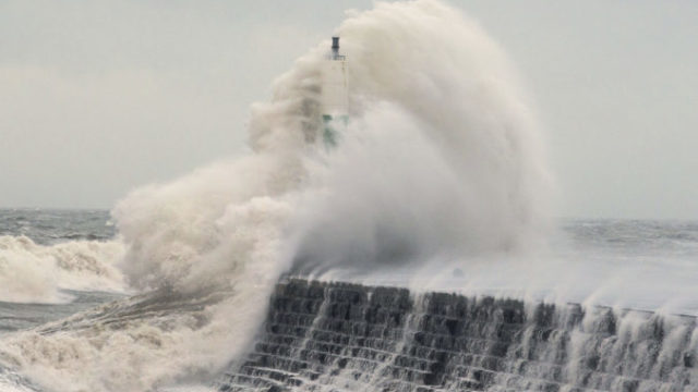 363251_britain_europe_storm_34630 327d618c85564320aeda0a0e7f913dba 676x451.jpg