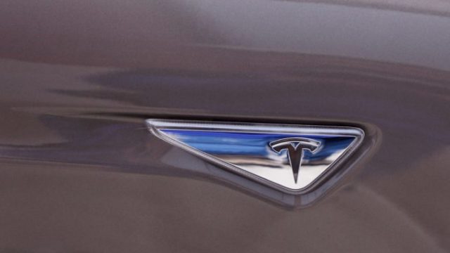 363336_tesla 676x451.jpg
