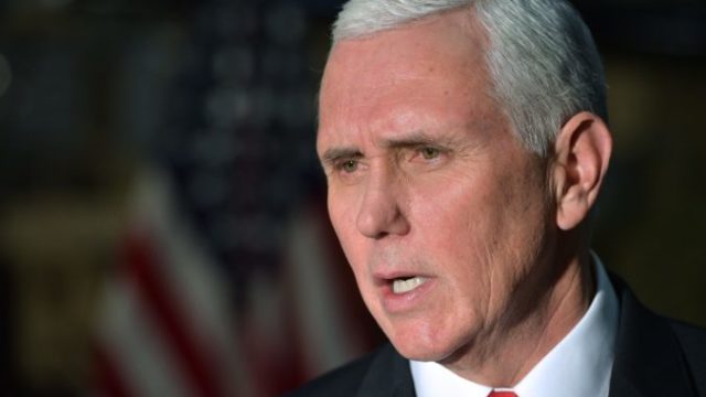 363351_americky viceprezident mike pence 676x445.jpg