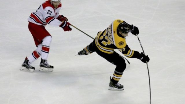 363580_hurricanes_bruins_hockey_06455 b77a41591163401385a77e058e6beb31 676x493.jpg