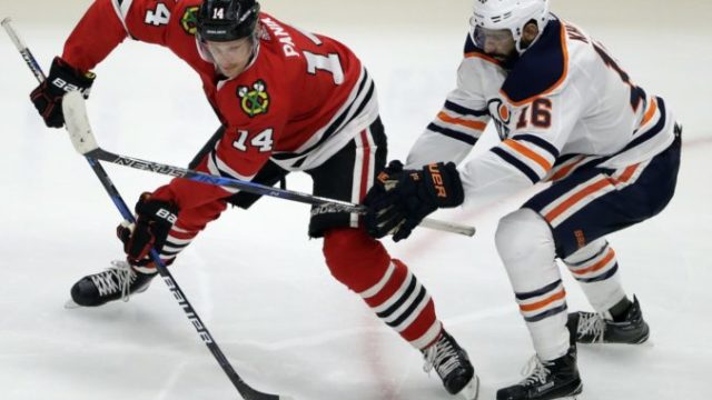 363650_oilers_blackhawks_hockey_59751 03d40234b6ee4de497a7c903490ccb6a 676x474.jpg