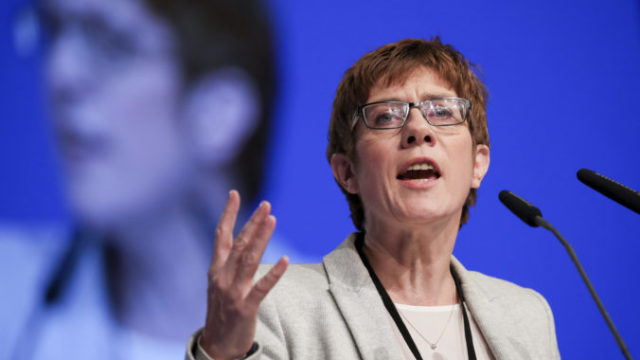 364006_annegret kramp karrenbauer 676x462.jpg