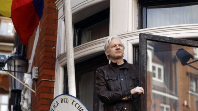 364014_britain_assange_35031 f7dad0ffa7924ca2a480c69fa3eeddaf 676x506.jpg