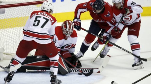 364074_hurricanes_capitals_hockey_72711 3e30dceaeaf1402e97f9635e0c45bf2c 676x458.jpg