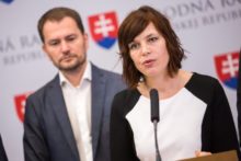 364415_igor matovic veronika remisova 676x451.jpg