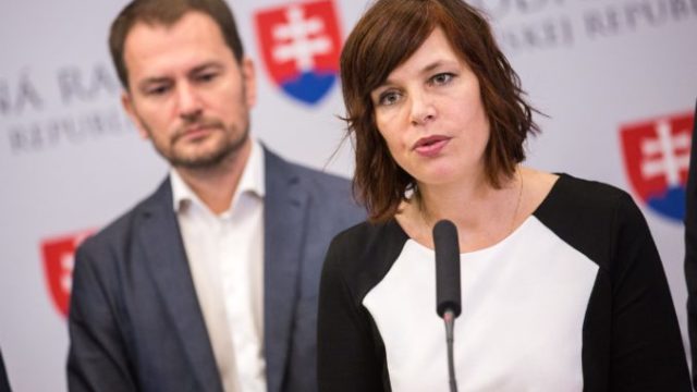 364415_igor matovic veronika remisova 676x451.jpg
