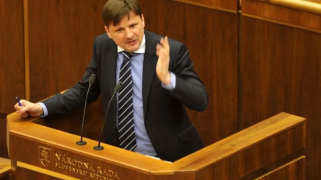 364613_alojz hlina 676x471.jpg