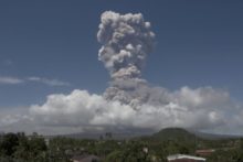 365092_aptopix_philippines_volcano_82231 bdf3fa17c000440eaefcf0f5bddbfb77 676x451.jpg