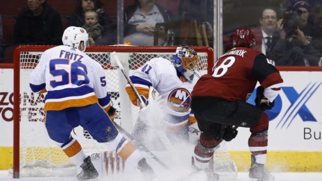 365179_islanders_coyotes_hockey_50501 4bb9d1ea2c01460fa46151a2de14b9d0 676x466.jpg