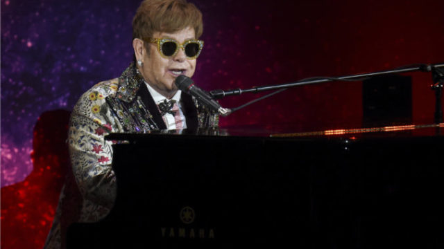 365411_elton john 676x457.jpg