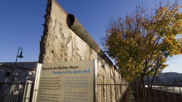 365530_berlinsky mur 676x450.jpg