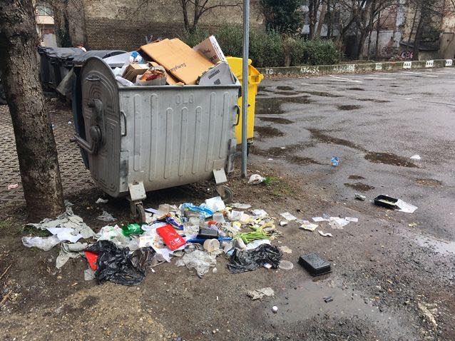 365671_smetiak bratislava.jpg