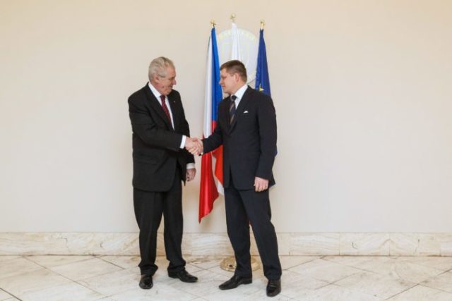 365673_milos zeman robert fico 676x451.jpg