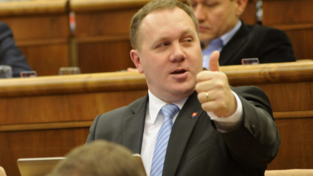 365785_vasecka 676x451.jpg