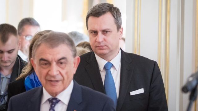 365810_ara babloyan andrej danko 676x451.jpg