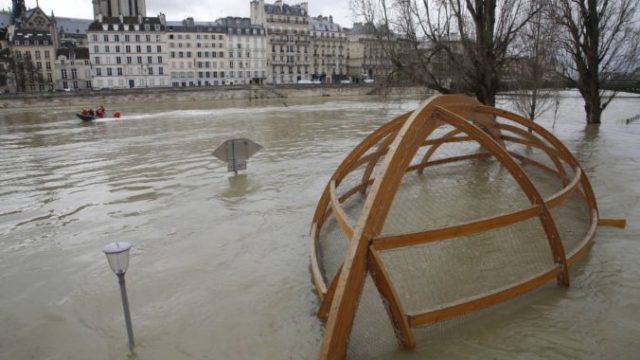 365821_france_floods_43021 cca4cf3ff466458a9f4701dd0ab353a7 676x451.jpg