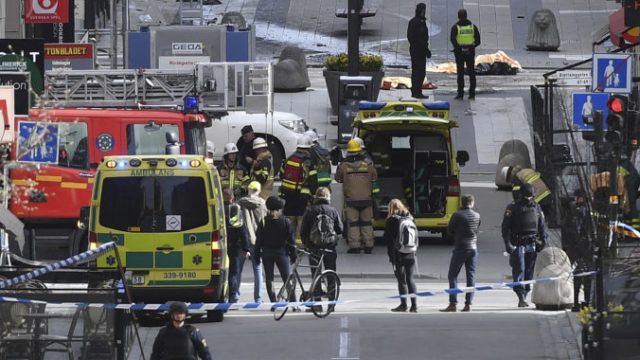 365917_sweden_truck_crash_60194 aa0111bf7d82424eb41b13925482bc18 676x418.jpg