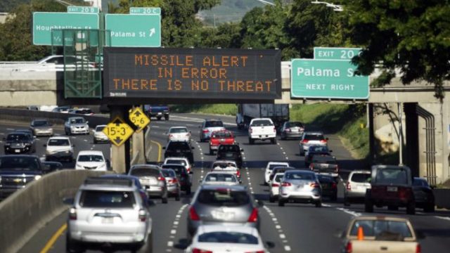 366017_hawaii_mistaken_missile_alert_35694 e533d51c7ba24f4a95dc6633d7ce206e 676x416.jpg