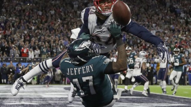 366463_stephon gilmore alshon jeffery 676x541.jpg