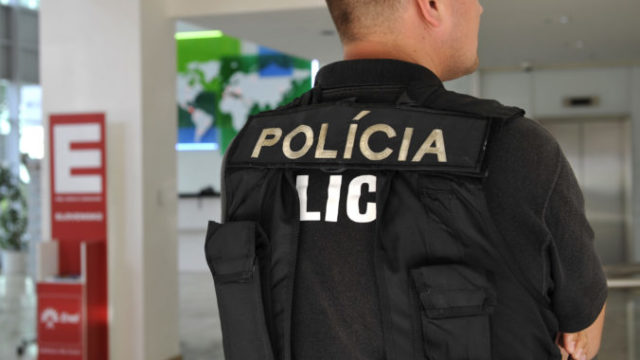 366510_policia 2 676x466.jpg