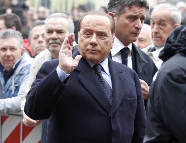 366550_italy_berlusconi 98f2ed57d68f497d803ead647886ba9d 676x519.jpg