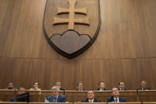 366595_parlament 676x451.jpg