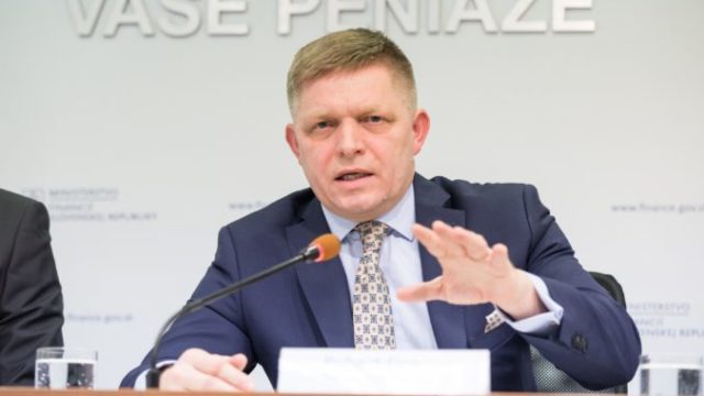 366758_robert fico 676x464.jpg