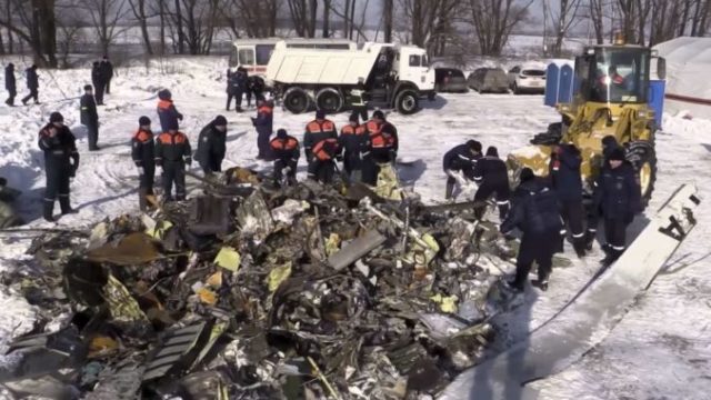 367440_russia_plane_crash_12538 29757db9fb5b4a4bbb3d24a6b9a99dc1 676x422.jpg