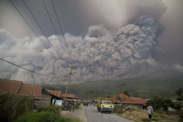 367895_indonesia_volcano_08857 d29af2f7501b4336ade4d3edb4acbfec 676x451.jpg