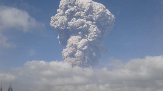 368129_indonesia_volcano_13039 f62d49d63f684a63a8fe10a377813d09 676x477.jpg