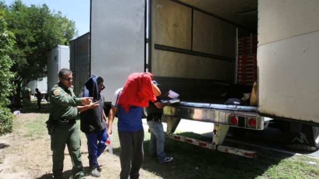 368413_migranti 1 676x467.jpg