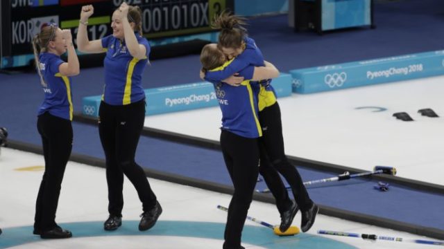 368513_curling 676x499.jpg