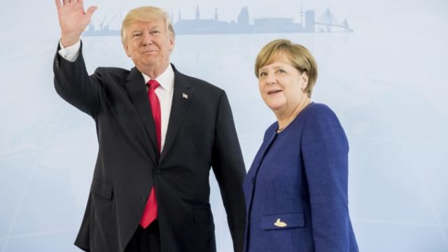 368926_donald trump angela merkelova 676x455.jpg