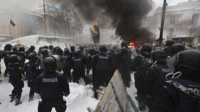 369004_ukraine_protest_22890 b60428973a064f508dbd8474ba51698d 676x463.jpg